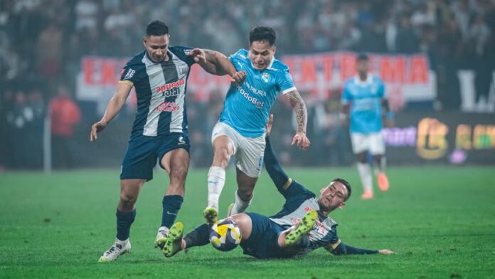 
        Más peleado que jugado: Alianza Lima y Sporting Cristal empataron 0-0 en Matute por el Torneo Clausura 2025      

