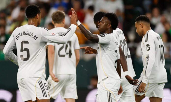 Jugadores del Real Madrid celebrando un gol. 
