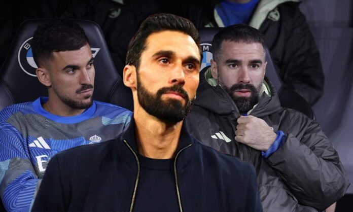 Álvaro Arbeloa y Dani Carvajal en el banquillo.