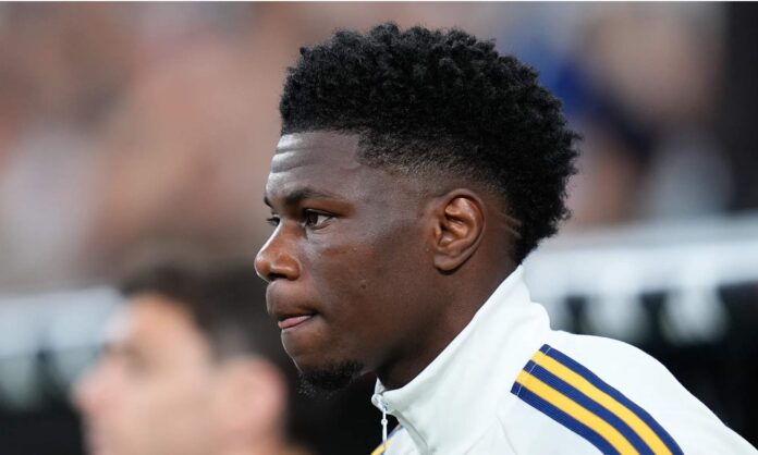 Aurélien Tchouaméni antes de jugar un partido con el Real Madrid.