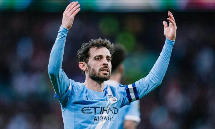 Bernardo Silva jugando un partido con el Manchester City.