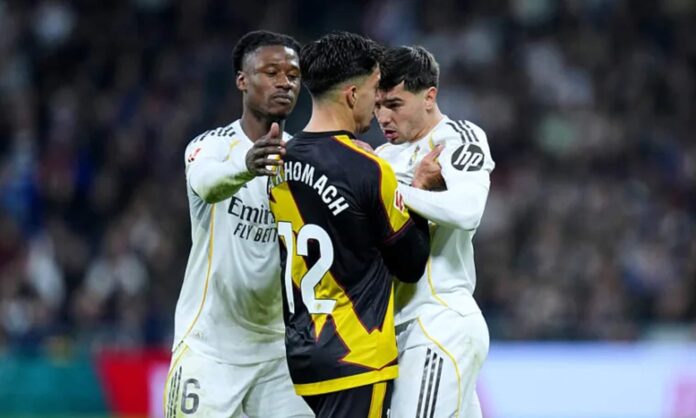 Eduardo Camavinga y Brahim Díaz en un partido del Real Madrid.