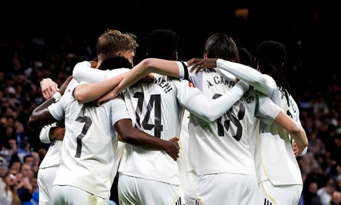 Jugadores del Real Madrid celebrando un gol. 