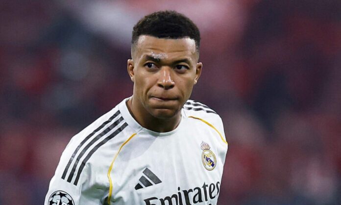 Kylian Mbappé, en un partido del Real Madrid durante esta temporada.