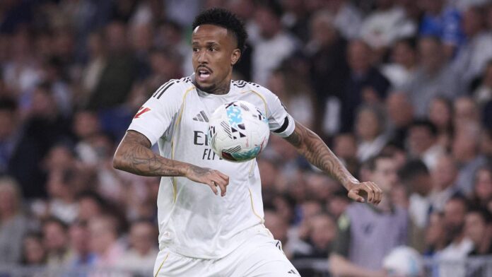 Preocupación en el Real Madrid: Militao se retira en el minuto 44 por un problema en la rodilla