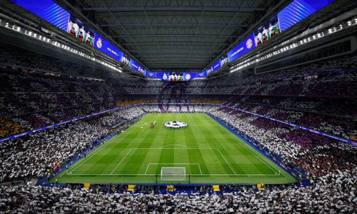 El Santiago Bernabéu antes de comenzar el Real Madrid - Bayern Múnich.