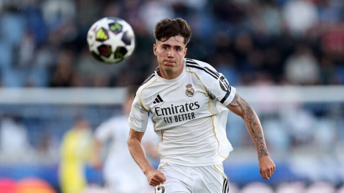 Víctor Valdepeñas, sin hueco en el Real Madrid: la competencia en el lateral zurdo frena su salto al primer equipo