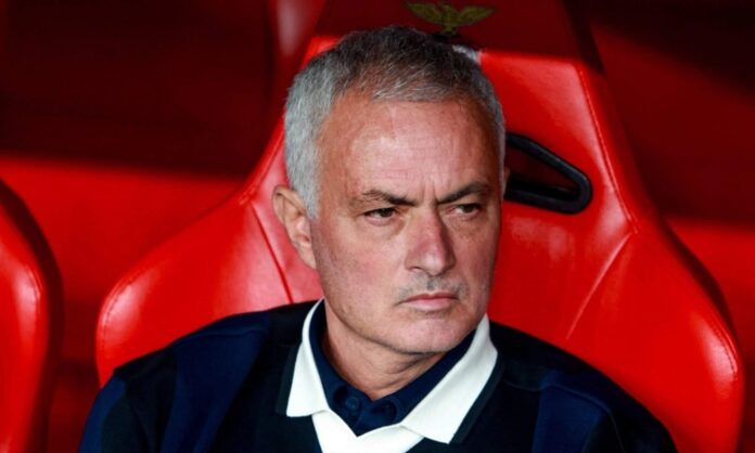 José Mourinho, entrenando al Benfica.
