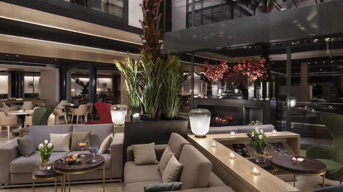Una parte del interior del hotel Meliá Castilla. 