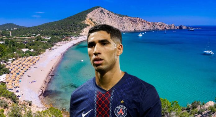 La playa donde desconecta Achraf Hakimi: 300 metros de largo, aguas turquesas poco profundas y a los pies de un monte de 160 metros de altura

