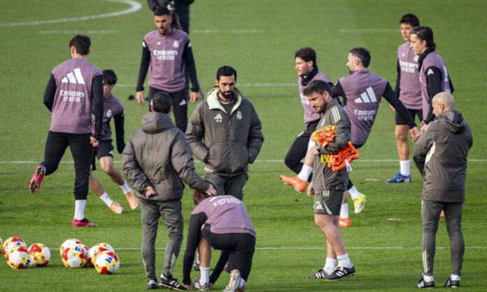 Álvaro Arbeloa, durante una sesión de entrenamiento del Real Madrid en la Ciudad Deportiva de Valdebebas.