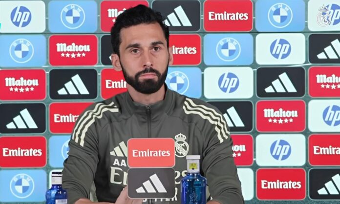 Álvaro Arbeloa en la rueda de prensa del Real Madrid.