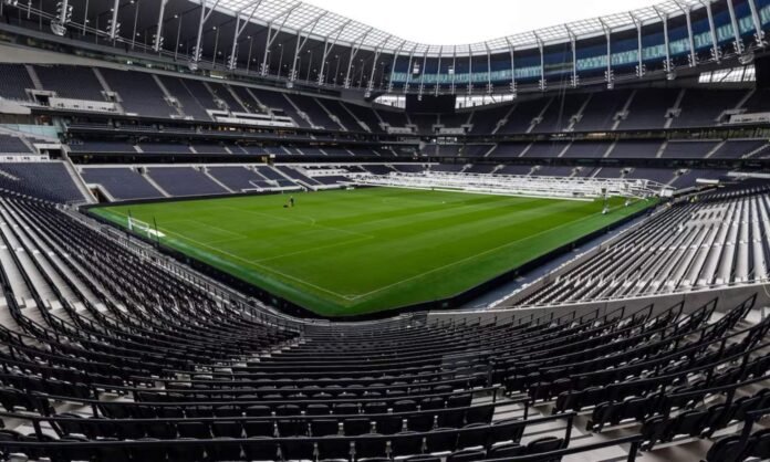 El estadio Tottenham Hotspur Stadium tiene, al igual que el Santiago Bernabéu, el césped retráctil.
