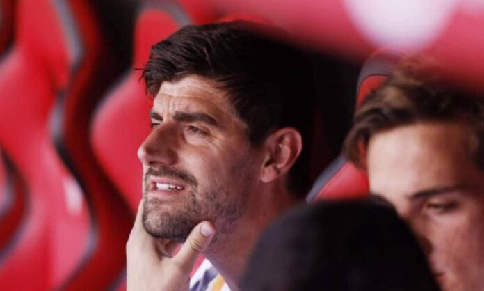 El estado físico de Courtois preocupa en el Real Madrid