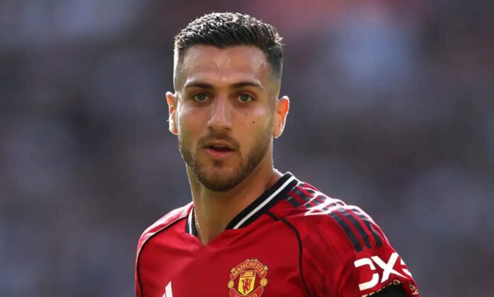 El Manchester United responde al interés del Real Madrid por Diogo Dalot