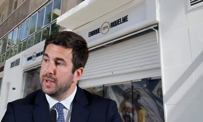Enrique Riquelme inaugura su sede electoral y hace su primera promesa: 