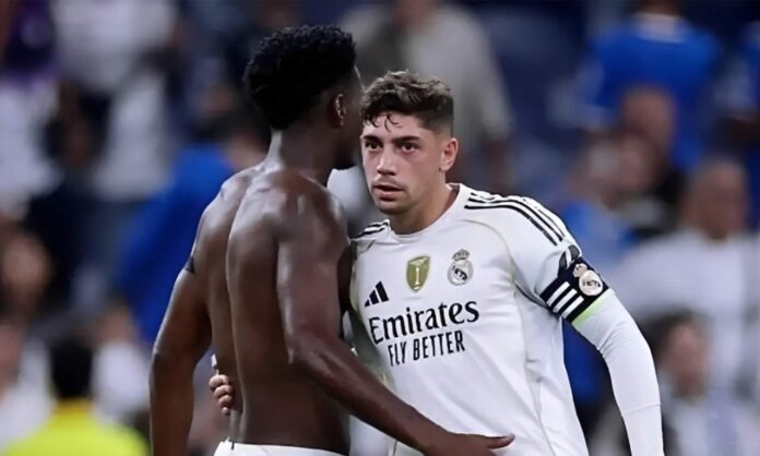 Aurélien Tchouaméni y Fede Valverde durante un partido del Real Madrid.