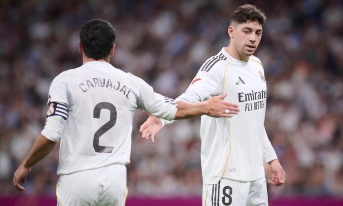 Fede Valverde y Dani Carvajal en un partido del Real Madrid.