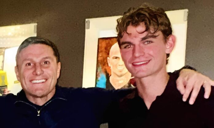 Javier Zanetti y Nico Paz, en una fotografía que ambos se hicieron en un restaurante italiano durante una cena.