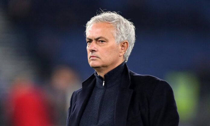 José Mourinho, entrenador del Benfica.