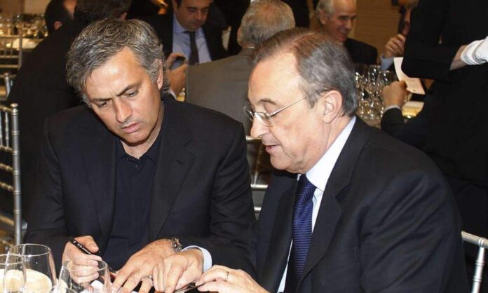 José Mourinho, con Florentino Pérez, durante una comida navideña en la anterior etapa del técnico en el Real Madrid.