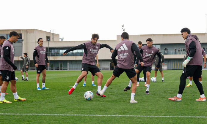 Jugadores del Real Madrid durante un entrenamiento.