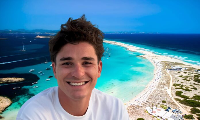La playa donde desconecta Julián Álvarez: aguas turquesas, en una isla privada y dentro de un Parque Natural