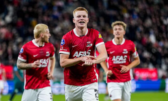 Kees Smit, celebrando un gol en un partido con el AZ Alkmaar durante esta temporada.