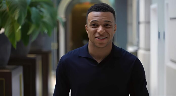 Mbappé responde que hace en su tiempo libre