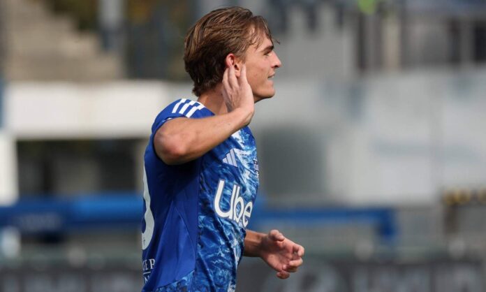 Nico Paz, celebrando un gol con el Como en un partido durante esta temporada.