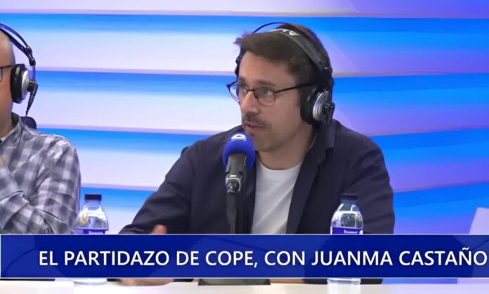 Roberto Morales dando una información en COPE.