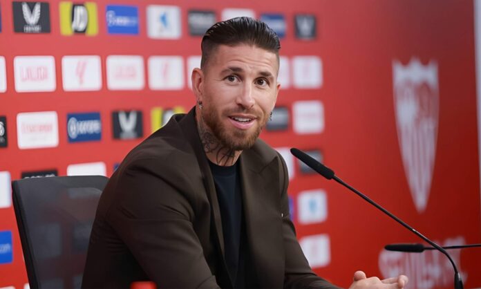 Sergio Ramos en una rueda de prensa del Sevilla. 