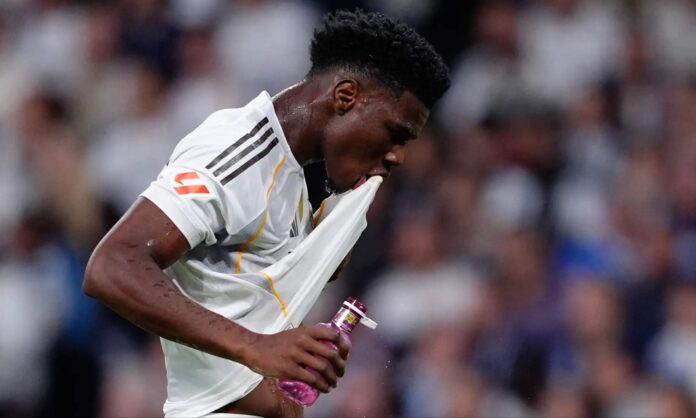 El Manchester United se interesa por la situación de Aurélien Tchouaméni 