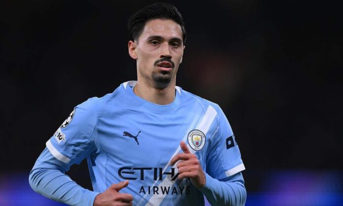 Tijjani Reijnders, en un partido de esta temporada con el Manchester City.