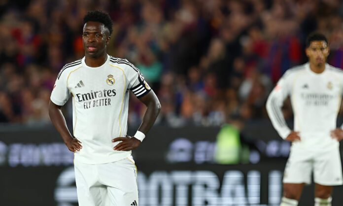 Ya es oficial: LaLiga denuncia insultos racistas a Vinicius en el Camp Nou y ojo a las multas