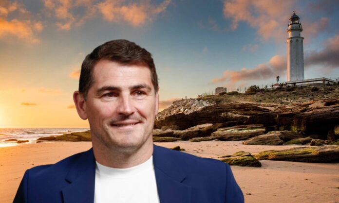 La playa donde desconecta Iker Casillas: un pueblo de apenas 300 habitantes, playas salvajes y un faro de más de 160 años frente al Atlántico

